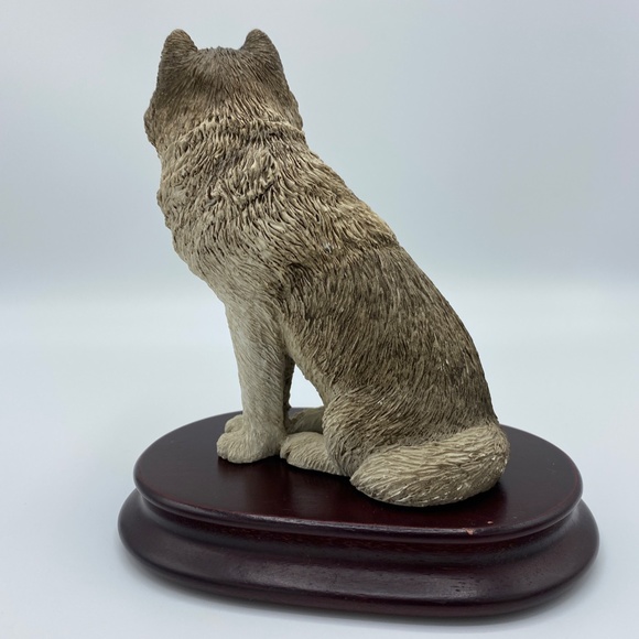 Vintage Sandicast Wolf Statue Figurine Art M501 with Stand - Picture 7 of 11